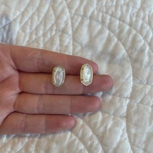 Kendra Scott Ellie Gold Stud Earrings-White Pearl